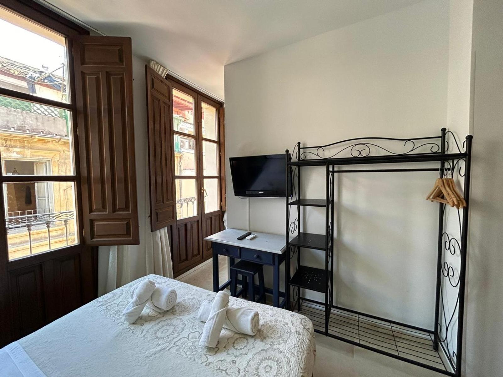 Hostal El Olivo กรานาดา ภายนอก รูปภาพ